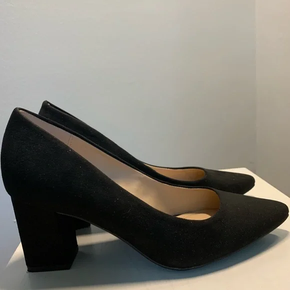 Kelly & Katie Black Suede Heels Size 6 - Picture 2 of 8